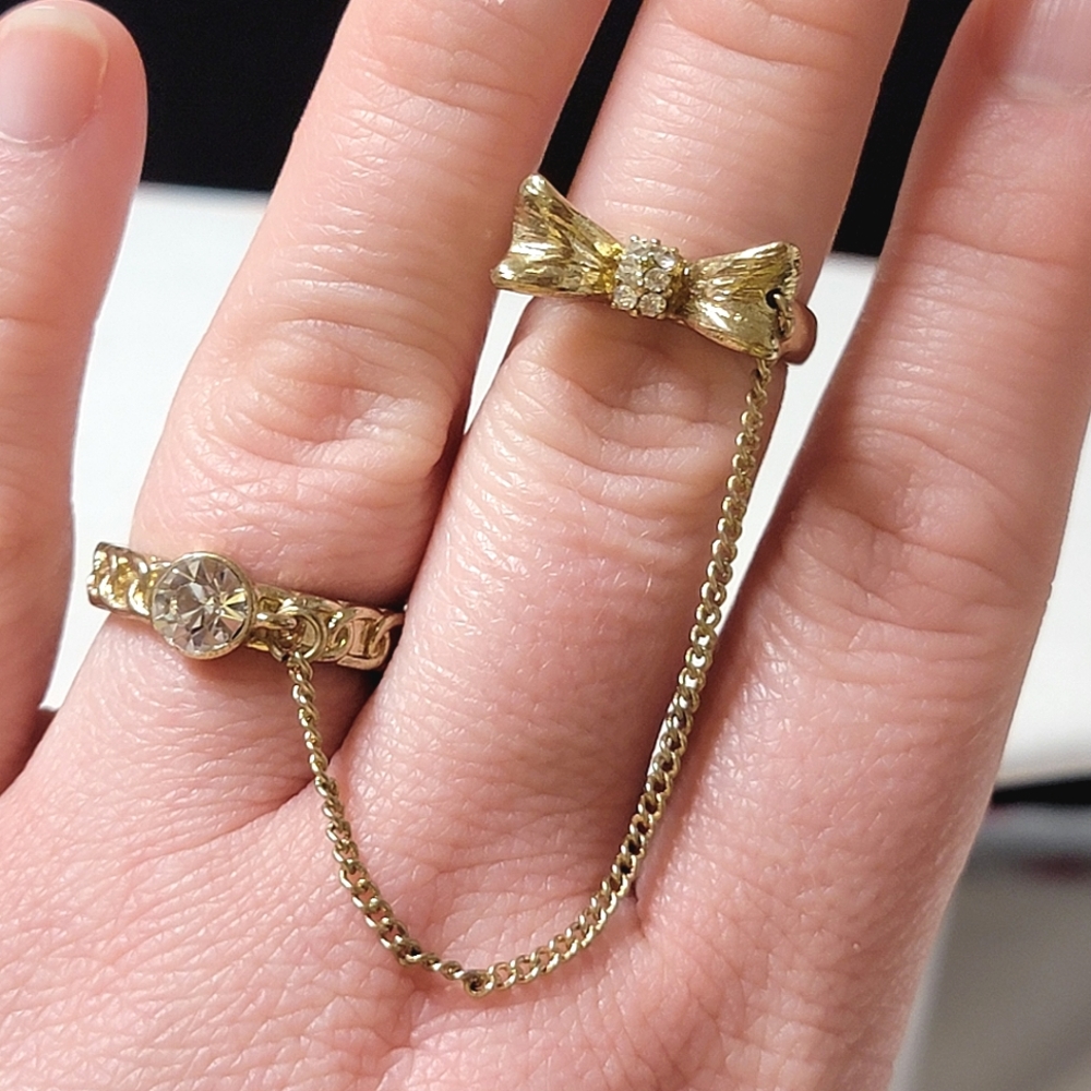 Double Ring Chain Bow and Rhinestone - Picture 3 of 11